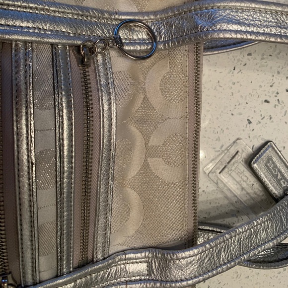 Silver poppy Coach Bag - Picture 3 of 5